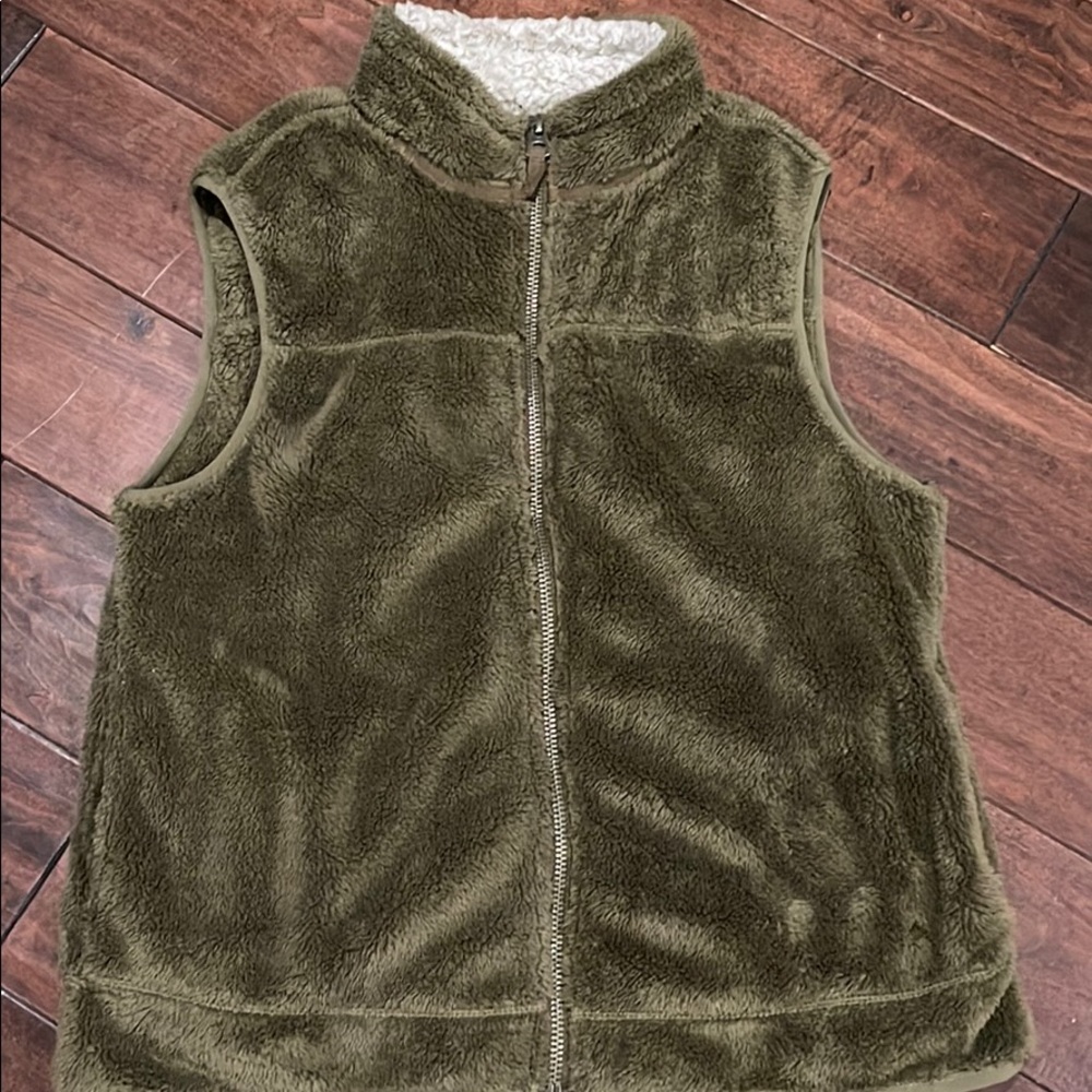 Dylan fleece vest large olive EUC